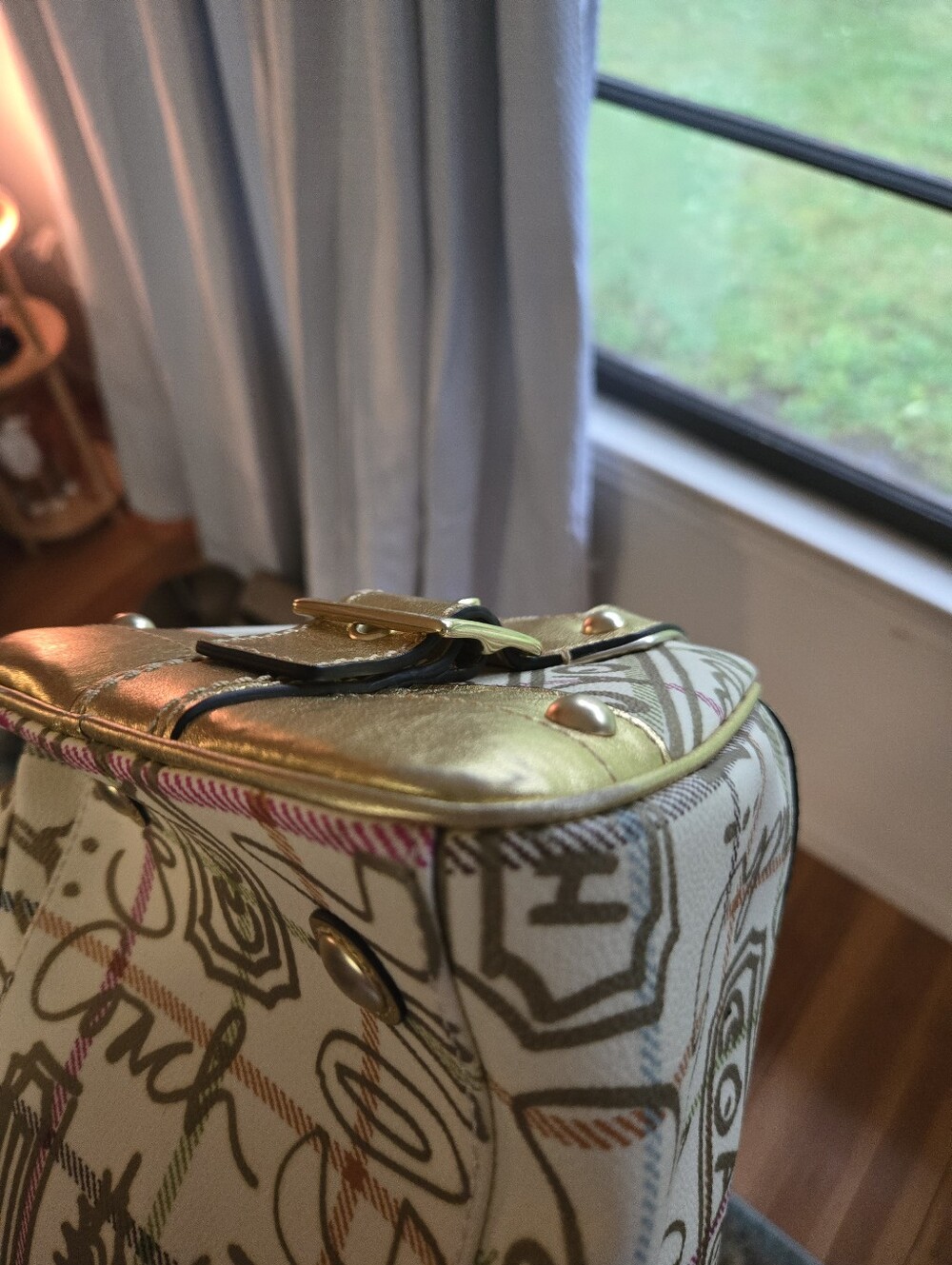 Vintage F13186 Coach Cream Satchel with Gold Trim and Multicolor Script - Picture 12 of 16